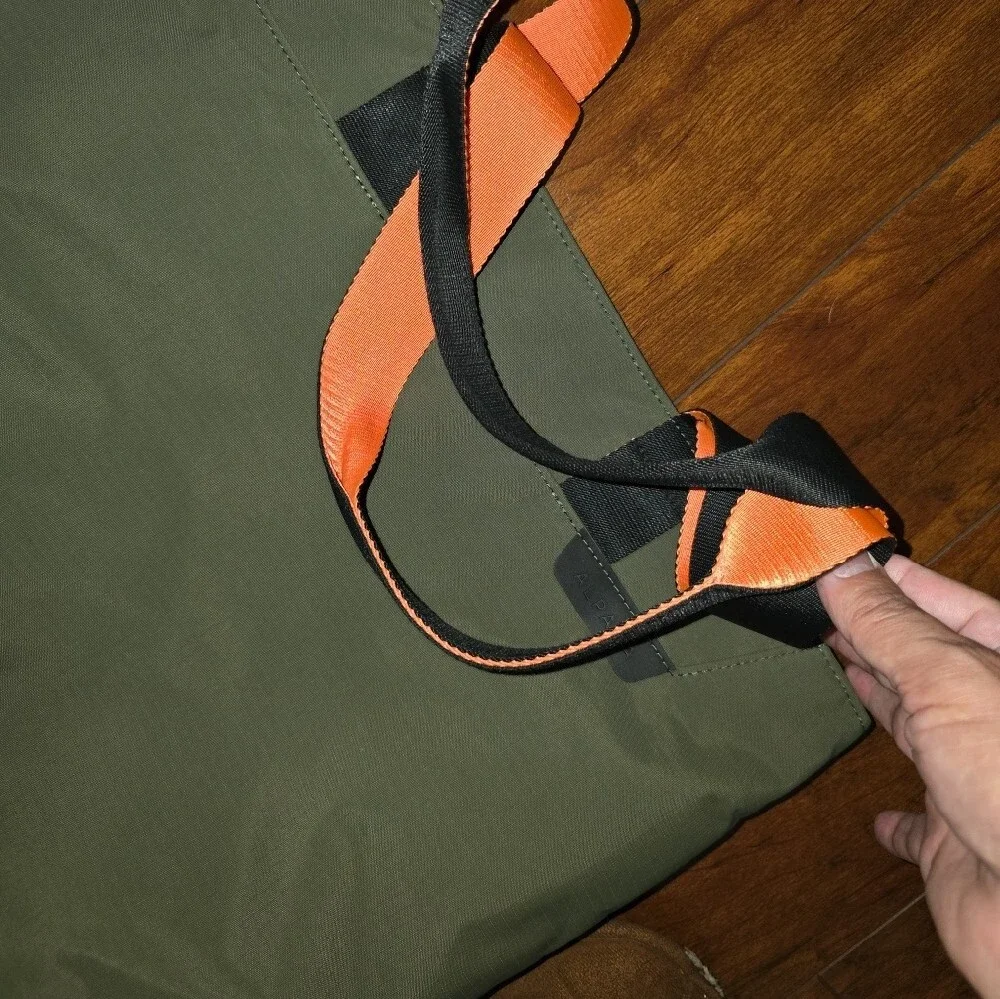 Alpaka Olive Green Tote Bag 14.5L with Contrast Handles